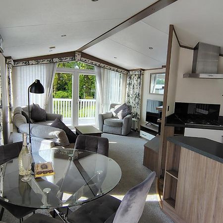 Family Breaks At Rockley Park With Prosecco And A Box Of Chocolates On Arrival Villa Poole Eksteriør bilde