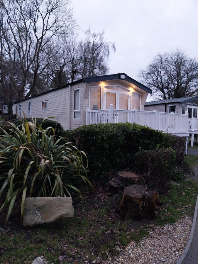 Family Breaks At Rockley Park With Prosecco And A Box Of Chocolates On Arrival Villa Poole Eksteriør bilde