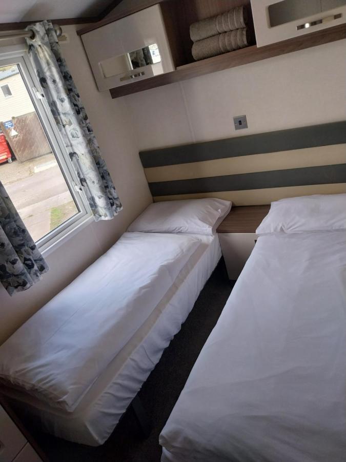 Family Breaks At Rockley Park With Prosecco And A Box Of Chocolates On Arrival Villa Poole Eksteriør bilde