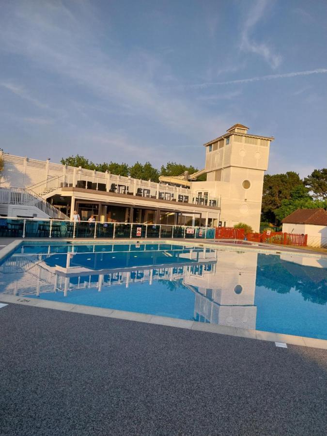 Family Breaks At Rockley Park With Prosecco And A Box Of Chocolates On Arrival Villa Poole Eksteriør bilde