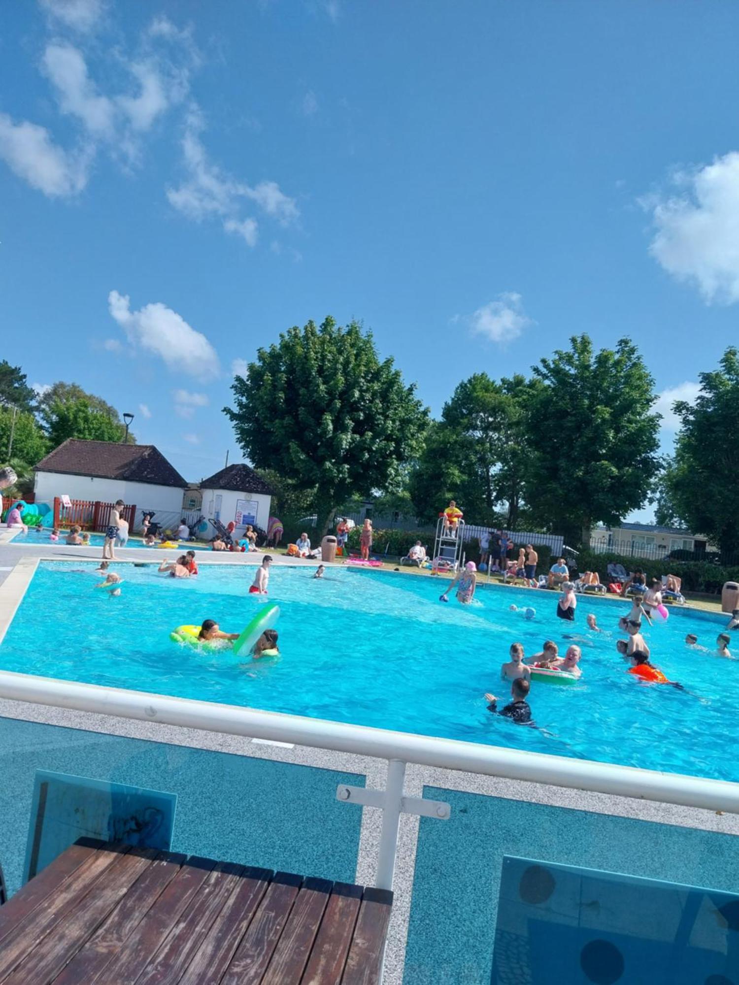 Family Breaks At Rockley Park With Prosecco And A Box Of Chocolates On Arrival Villa Poole Eksteriør bilde